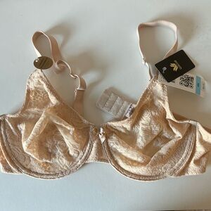 Wacoal Lace Underwire Bra - Cream